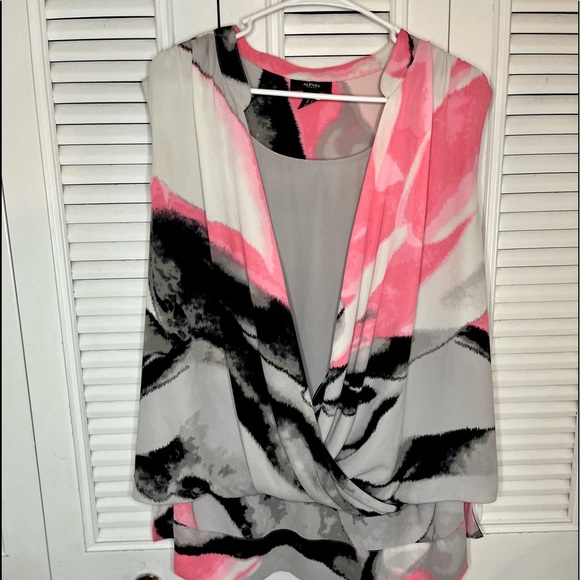 Pretty hi-lo sleeveless top size 2oW - Picture 9 of 16